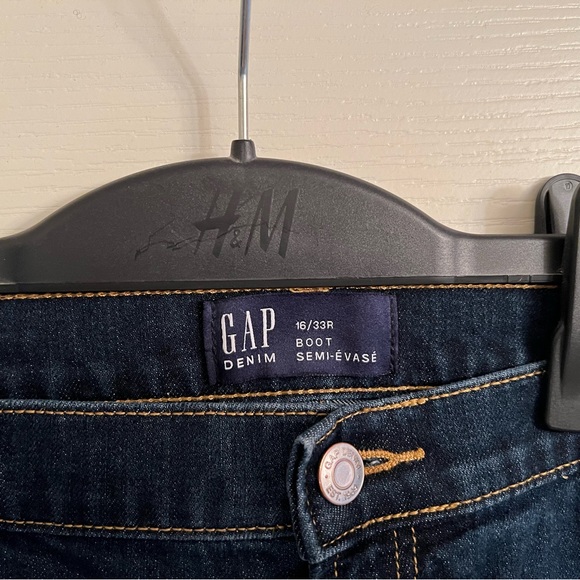 Gap Jeans - Picture 2 of 5